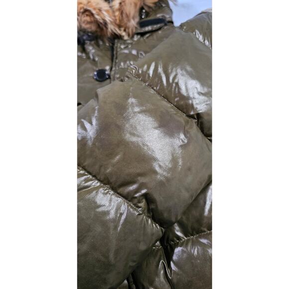 Moncler Down Hooded Jacket with Genuine Fur Olive Green - Picture 16 of 16